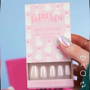 Red Aspen: Let's Build A Snowman Loretta Nail Dash